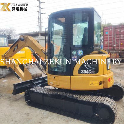 4 t gebrauchte Baggermaschine CAT 304 mit geschlossener Kabine und Originalhydraulikzylinder