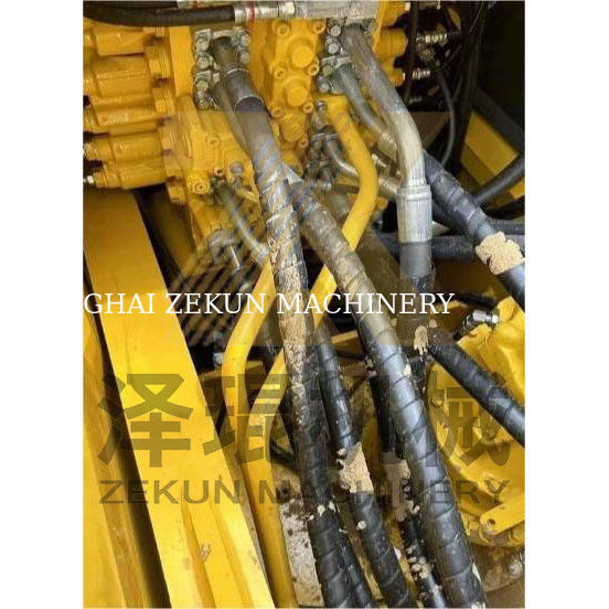 Komatsu PC240-7 Bagger mit geringer Arbeitszeit 0-2000 und sonstiger Hydraulikzylinder