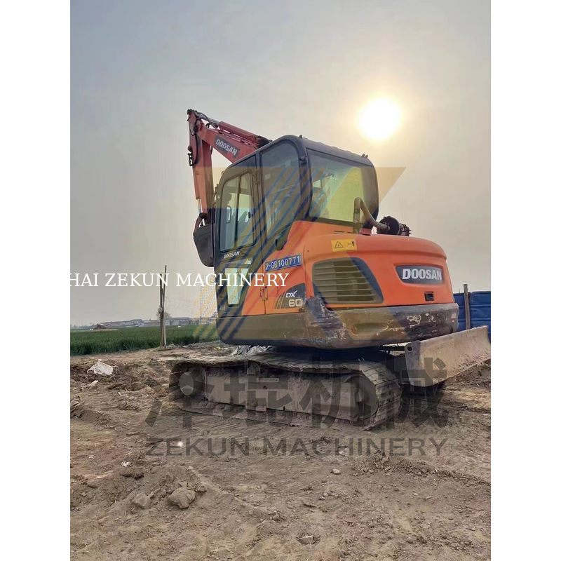 2015 Gebraucht Doosan DH60-7 Bagger in gutem Zustand gutes Maschinengewicht 5500 KG