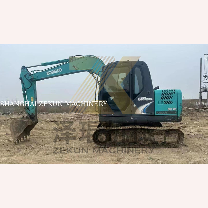 0.4m3 Eimerkapazität 2017 Gebraucht Kobelco 907 E307D Sk75 Sk75-11 Bagger in Shanghai