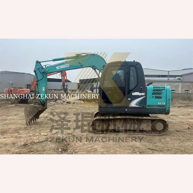 0.4m3 Eimerkapazität 2017 Gebraucht Kobelco 907 E307D Sk75 Sk75-11 Bagger in Shanghai
