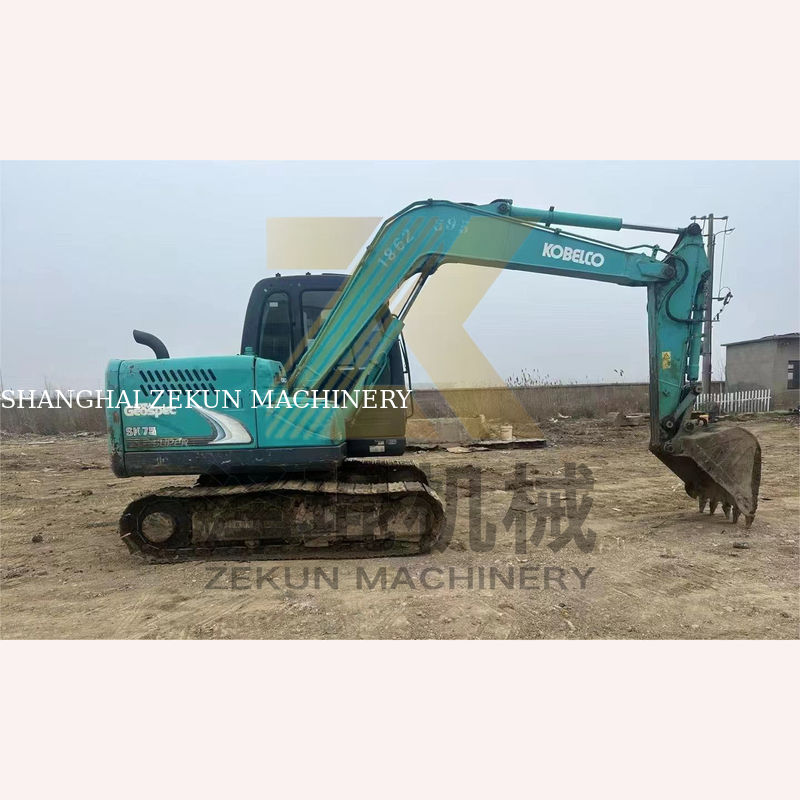 0.4m3 Eimerkapazität 2017 Gebraucht Kobelco 907 E307D Sk75 Sk75-11 Bagger in Shanghai