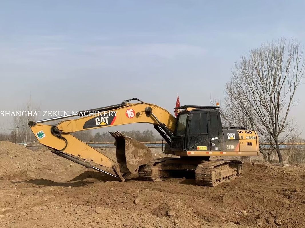 Vielseitige Baggermaschine 2020 Cat 323D2 23 Tonnen 4877 Stunden für verschiedene Anwendungen