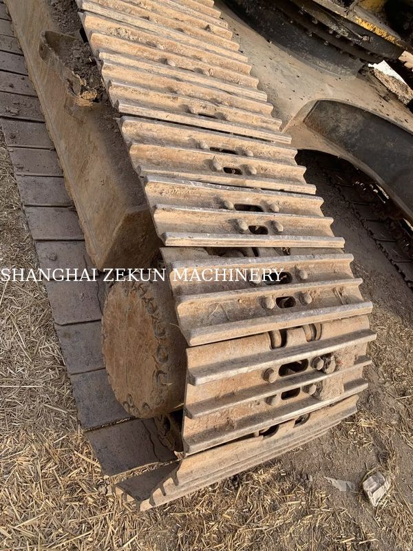 2015 Komatsu PC210LC-8MO Bagger mit Betriebsgewicht von 100 kg und maximaler Ausgrabbarkeit von 9