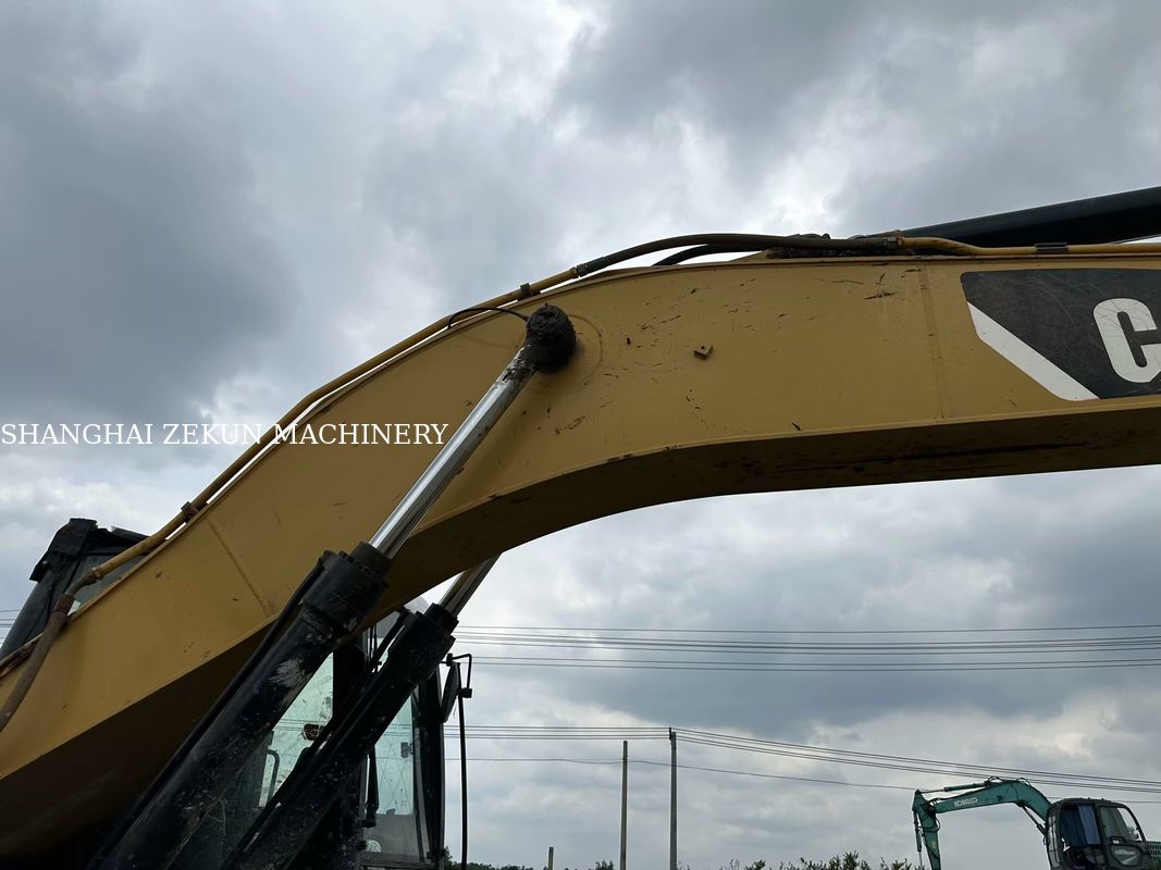2014 CAT 320D2 Bagger 10.812 Stunden und Leistungsstarke Hydraulik-Durchflussrate 2 × 214 L/min Fahrgeschwindigkeit 3,5 / 5,5 km/h