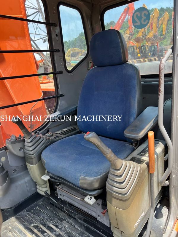 Hitachi ZX120-6 Bagger 14165 Stunden für Geschäftszwecke Kraftstofftankinhalt 240 L Hydraulikdruck 34,3 MPa
