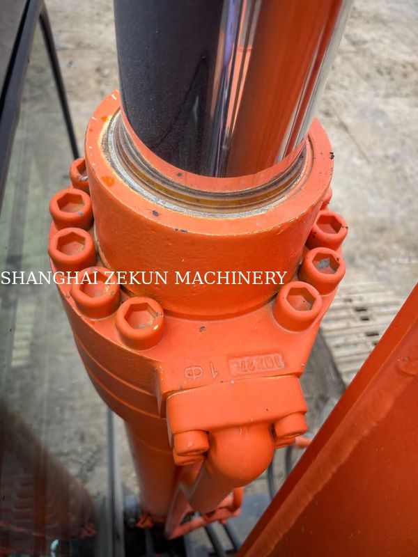 Hitachi ZX200-3G Bagger 10658 Stunden Armlänge 2,94 m Maximale Grabhöhe 620 mm