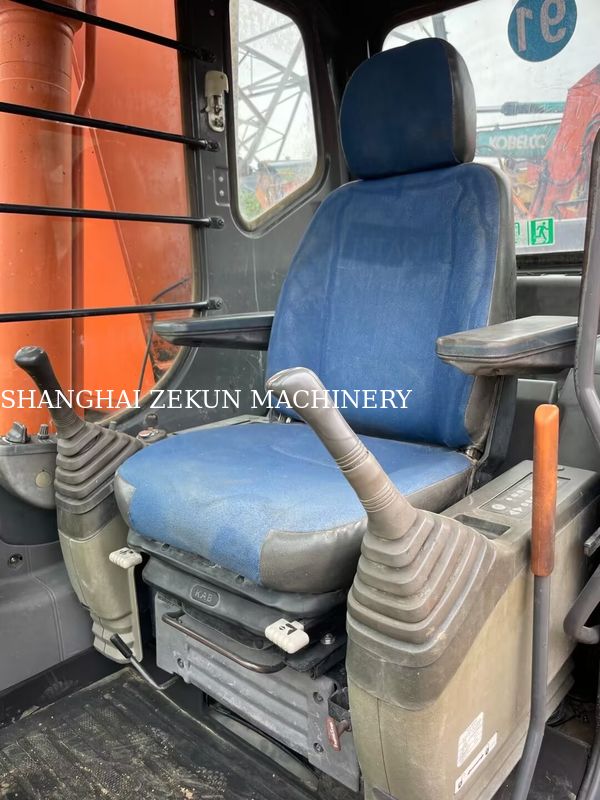 Hitachi ZX200-3G Bagger 10658 Stunden Armlänge 2,94 m Maximale Grabhöhe 620 mm