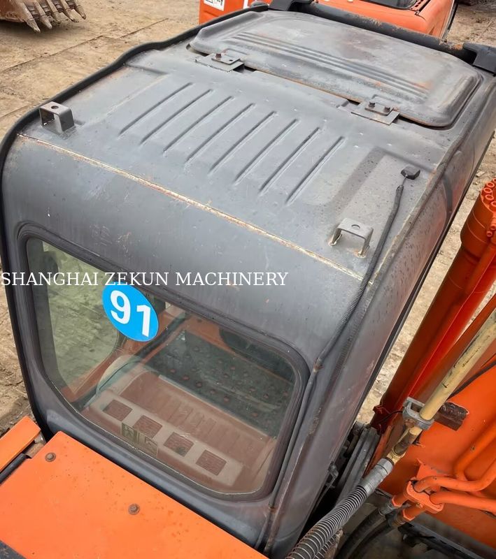 Hitachi ZX200-3G Bagger 10658 Stunden Armlänge 2,94 m Maximale Grabhöhe 620 mm
