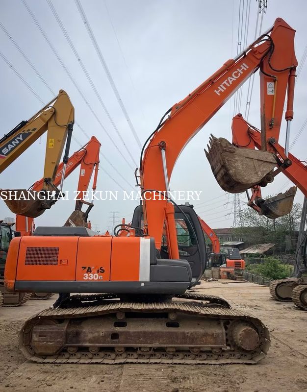 Hitachi ZX200-3G Bagger 10658 Stunden Armlänge 2,94 m Maximale Grabhöhe 620 mm